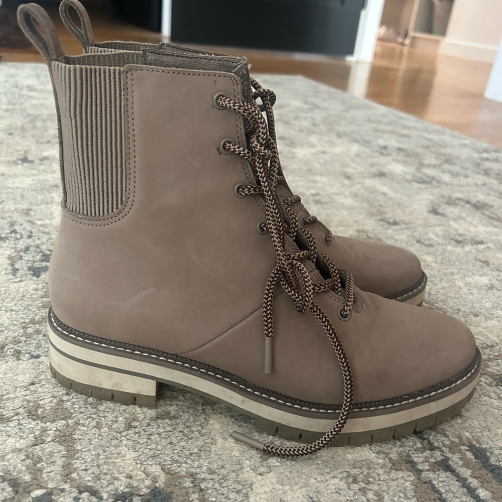 Toms Chelsea Boots